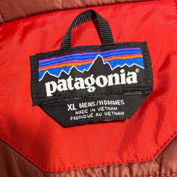 Patagonia Men's Vibrant Red Raincoat - Picture 13 of 13